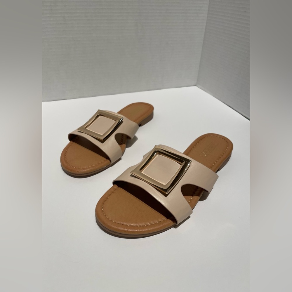 Ann More Open Toe Slip on Sandals with Gold Buckle -Style Paris Size 6 Brand New